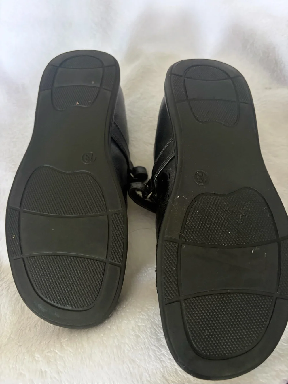 Girls Black Mary Jane School Shoes with Floral Accent, size 13
